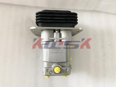China Hydraulic Foot Pedal Control Valve For Kobelco Hitachi Excavator Hydraulic Parts for sale