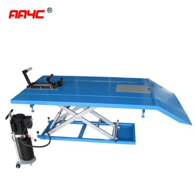 China 1m Scissor Vehicle Lift 2.5tonne Air Hydraulic Motorcycle Table Lift for sale