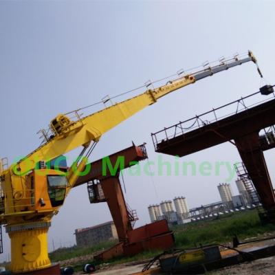 China 3t Telescopic Boom Hydraulic 40m Offshore Pedestal Crane for sale