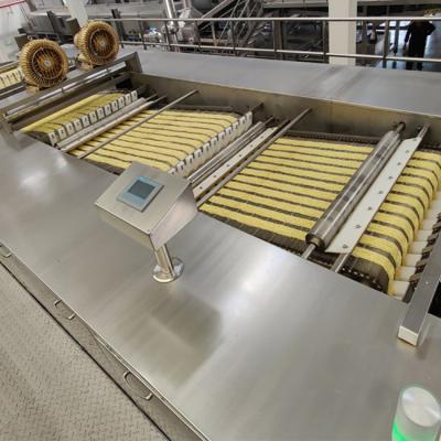 China Del instante capacidad grande de Fried Cup Noodle Production Line 140000pcs/8h no en venta