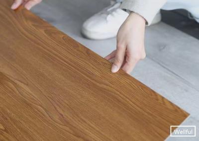 Κίνα δάπεδο 1.8mm/2.0mm LVT με το στρώμα 0.07mm ένδυσης δρύινο ξύλο 6 ξύλο ' X36» που αποτυπώνεται σε ανάγλυφο προς πώληση