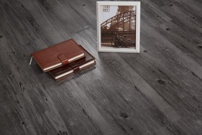 China Scratch Resistant Self Stick Luxury Vinyl Plank Flooring Wood Grain 2.5mm 3.0mm for sale
