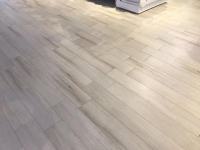 China Anti Slip Wooden Vinyl Flooring 3.0mm Indoor Supermarket for sale