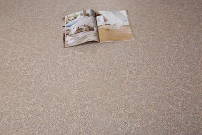 中国 表面の保護のための紫外線コーティングに床を張る織り目加工パターン ポリ塩化ビニールのカーペット 販売のため