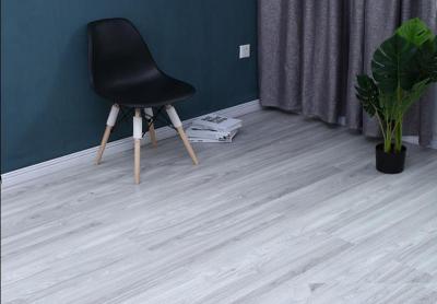 China Grey Wood LVT Plank Flooring Thickness 5.0mm Waterproof Easy Installation for sale