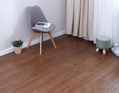China CE Certificate LVT Plank Flooring With Wear Layer 0.3mm Oak Wood Color for sale