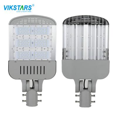 China Community AC 265V Outdoor LED Street Light 130lm/ W IP65 PC Reflector for sale