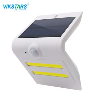 China 1.8W Solar Pathway Lights Human Infrared Sensing For Garden Park Lighting for sale