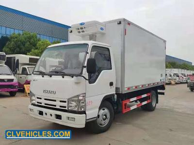 China ISUZU ELF 98hp 4 toneladas camión de reparto refrigerado aislamiento de espuma en venta