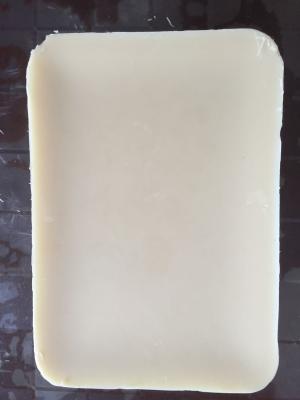 China Triple Filtered White Natural Beeswax Block For Waterproofing Fabric for sale