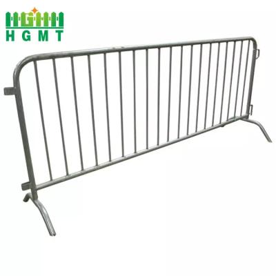 Chine Metal Pedestrian Used Crowd Control Barrier For Road Safety à vendre