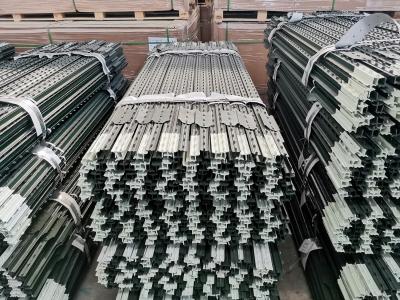 Китай Тяжелый металл T-пост / зеленый забор пост низкоуглеродистый стальной материал продается
