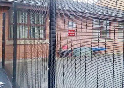 中国 刑務所空港4mm保証鋼鉄塀の熱いすくいは溶接されたワイヤーに電流を通した 販売のため