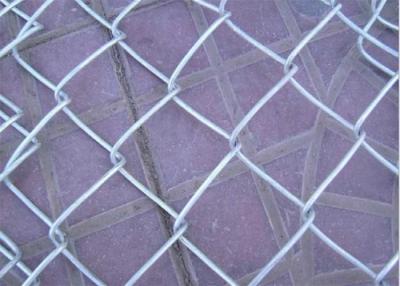 中国 ポリ塩化ビニールはダイヤモンドの網に8つのFtのサイクロンの塀50*50mm塗った 販売のため