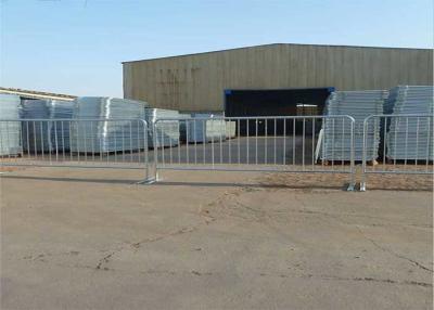 Chine Clôture piétonnière de barrière de pieds en métal de fer d'événement de barrières plates de contrôle des foules à vendre