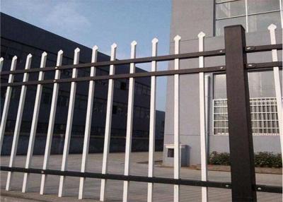 中国 ポリ塩化ビニールは電流を通された管状の塀のパネル900mmの最高に塗った 販売のため