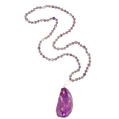 中国 紫色の瑪瑙の半貴重なペンダントが付いているハンドメイドのビーズのネックレスをガラス玉 販売のため