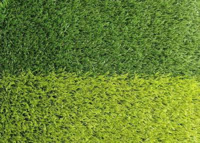 China Verde sintético do campo da luz da grama do futebol do futebol da falsificação de 13200 Dtex à venda