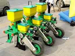 China 3 Rows Corn Soybean Seeder With Fertilizer , 18HP Seed Sowing Machine for sale
