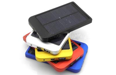 China Solar Charger Li-on Battery LED indication 2600mAh ,Black Color for Nokia,smartphone with color box for sale