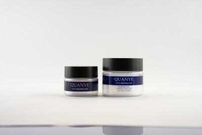 Chine La crème cosmétique de beauté de conteneurs de couleur vide professionnelle de Customlized cogne J008 à vendre