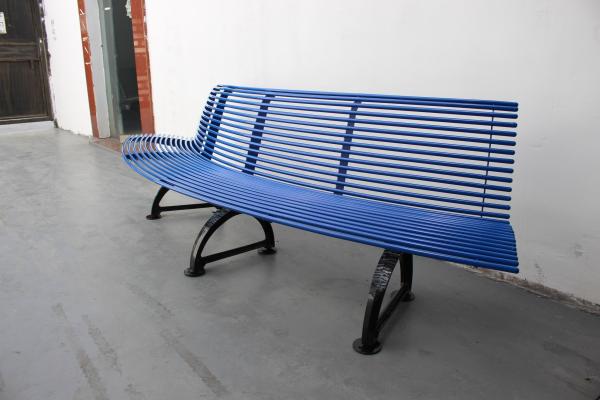 Quality Curved Patio Tree Outdoor Metal Benches With Cast Iron Ends OEM for sale