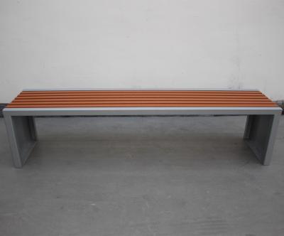 China 6 pies de largo de metal asiento de banca al aire libre sin respaldo para vestuario Parque ODM en venta