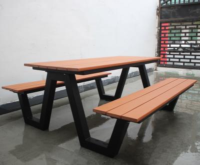 中国 Outdoor Hotel Restaurant Dining Table Chair Modern Park Picnic Wooden table with bench Patio Dining Table and Bench 販売のため