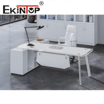 中国 現代オフィスの緩和されたガラス テーブルの大きい長方形のガラス デスク SGS 販売のため