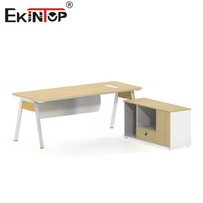 China Walnut-Colored Employee Office Desk with Modern Design Customizable for sale