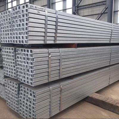 China Barras de hierro laminadas en caliente del canal de acero U para el grueso de la construcción 6mm-13m m en venta