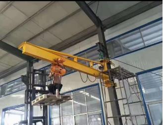 China 250kg Cantilever Electric Jib Crane Light Duty For Factory Maintenance Rotation Angle for sale