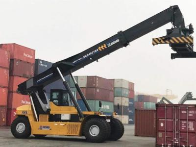 China 20-40 Foot International Container Reach Stacker 3000mm Lifting Height for sale