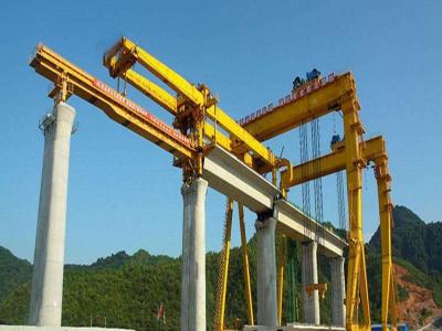 China Lançador de alta velocidade Crane For Bridge Construction da viga da estrada de ferro 1000T à venda