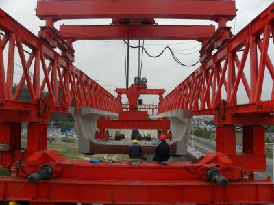 Chine Machine sûre de construction de ponts d'opération de 120 Ton Bridge Erecting Machinery Stable à vendre