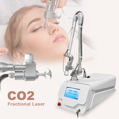 Chine La machine de beauté au laser à CO2 pour la refaçage de la peau est de 10600 nm. à vendre