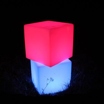 China Remote Control Outdoor LED Cube Light With Rechargeable 4400mah Battery for sale