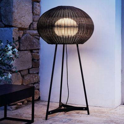 China Modern Outdoor Rattan Floor Lamp IP44 Waterproof For Hotel Decoration for sale