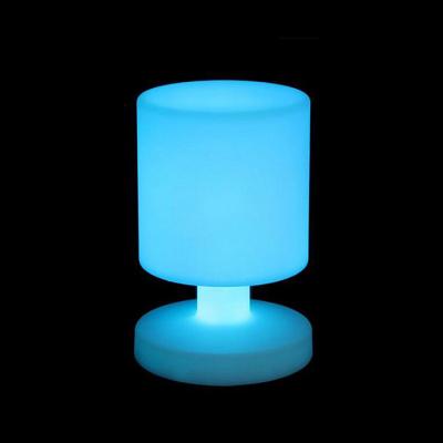 China Lámpara de luz nocturna LED de plástico creativo 5000K recargable para el dormitorio en venta