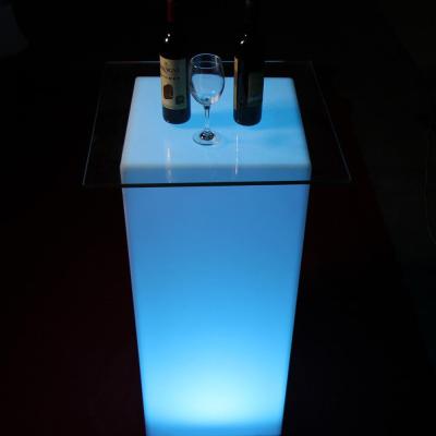 China Modernas mesas de muebles de luz LED RGB con batería de litio recargable en venta