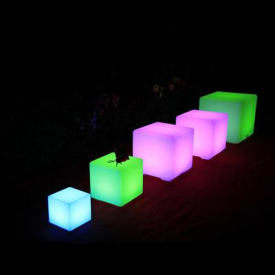 China PE Plastic Light Up Cube Stool , Color Changing LED Cube IP65 Waterproof 40cm Size for sale