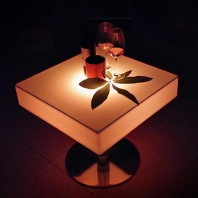 China Commerciële vierkante LED-verlichting Cocktail tafels oplaadbaar met roestvrij staal Te koop