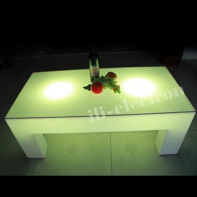 China Cuatro piernas de luz LED mesa de cóctel, 16 colores cambiantes de luz LED mesa de control remoto en venta