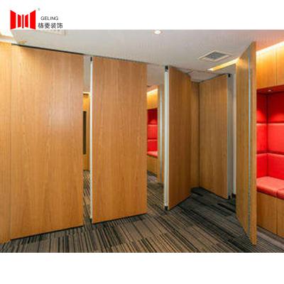 China Custom Hotel Movable Partition Wall Door Wood Surface Sound Insulation for sale