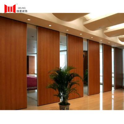 China Temporary Flexible MDF Board Folding Partition Wall 6063-T6 Aluminum Frame for sale