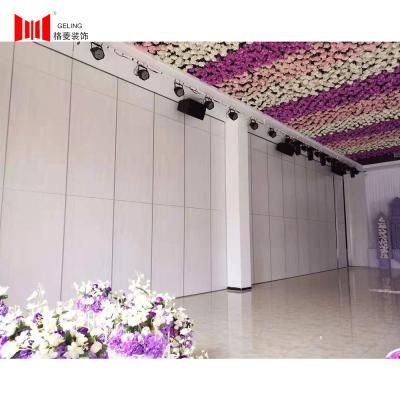China Fabric Surface 95mm Operable Wall Sliding Room Divider 45db Soundproof for sale