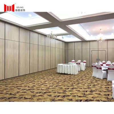 China 6063 Aluminum Frame Wooden Folding Partition Wall 65mm for sale