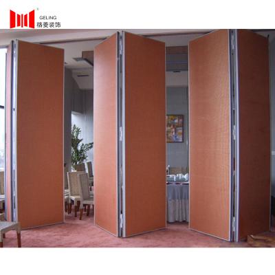 China Acoustic Sliding Floor Screen Partition Wall Divider 65mm Fabric Surface for sale