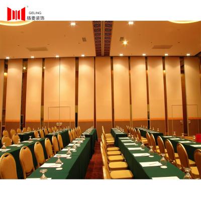 China Hotel 38db Acoustic Folding Partition Wall Soundproof Sliding Type for sale