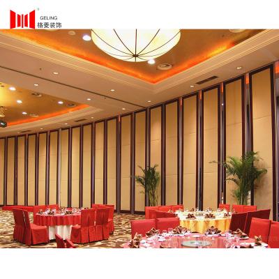 China Fireproof 32kg/M2 Acoustic Folding Partition Walls 80mm Demountable for sale